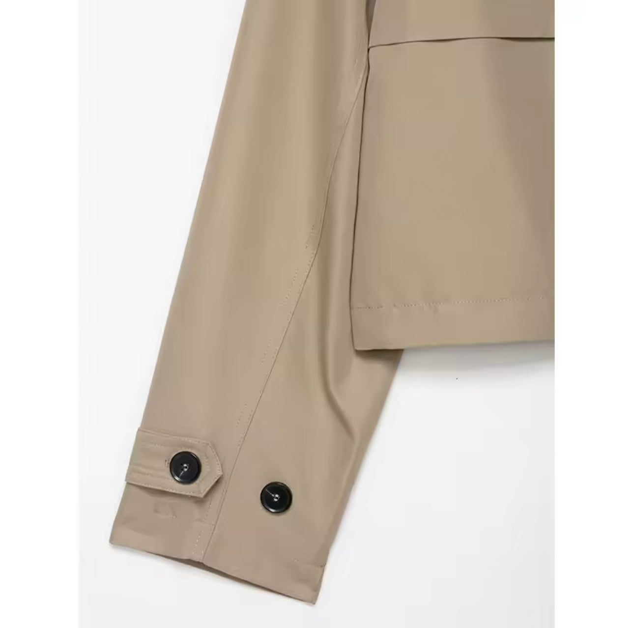 Beige buttoned cropped trench