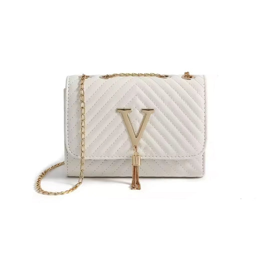 White chain shoulder bag