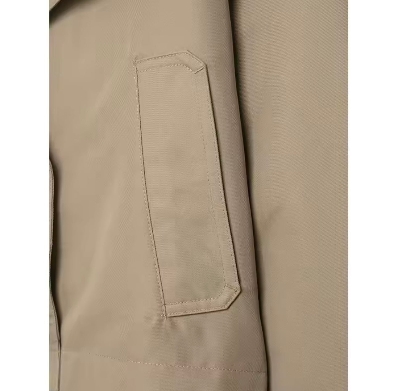 Beige buttoned cropped trench