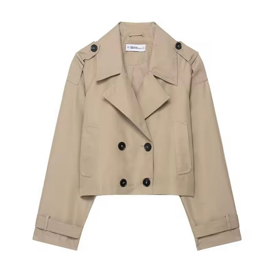 Beige buttoned cropped trench