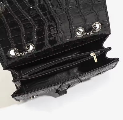 Scaled shoulder bag - black